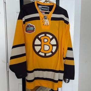 Vintage Reebok Boston Bruins Winter Classic 2010 Jersey. Adult Large.